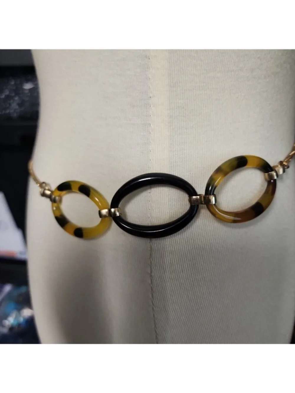 Vintage Chain Belt Beige Faux Tortoise Resin Gold Tone Adjustable 31-34
